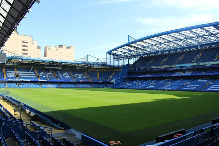 Berkas:Stadion Stamford Bridge.webp